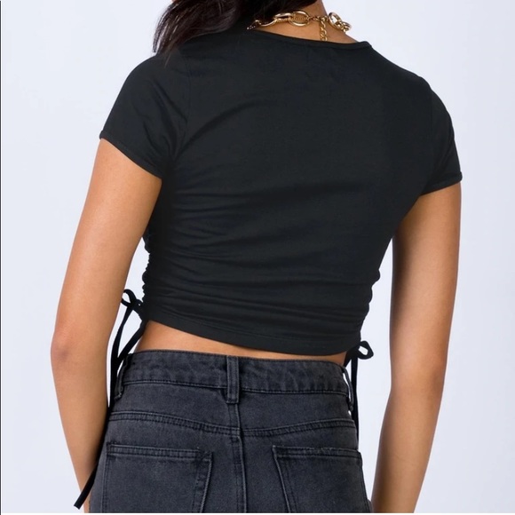 SOLD  NEW Princess Polly EVANT TEE Black Ruched Sides Sz 6 - Picture 2 of 5